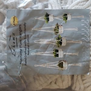 Macrame plant hanging cotton ropes. 💚